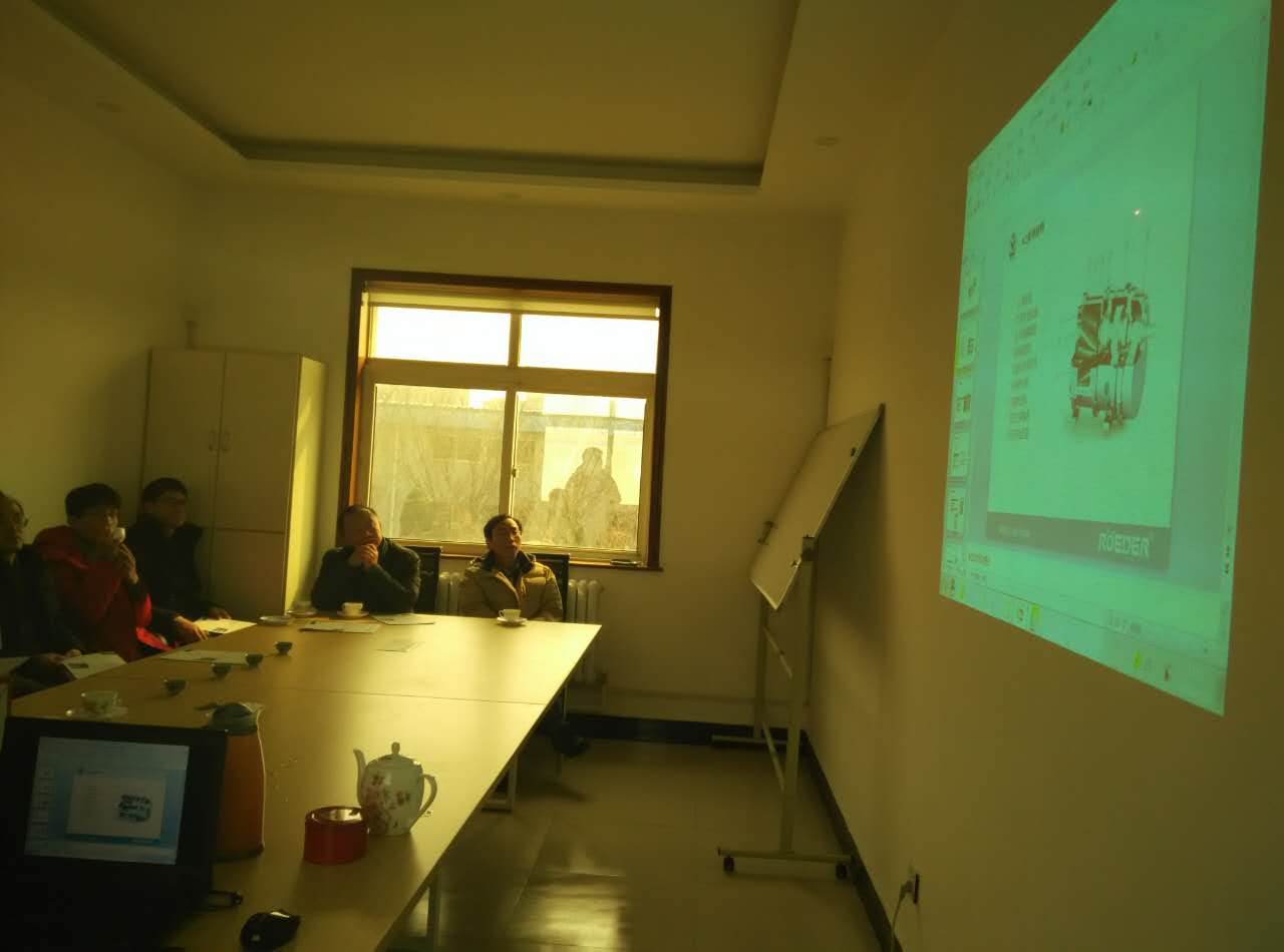 羅德公司與客戶進(jìn)行技術(shù)交流 羅德公司與客戶進(jìn)行技術(shù)交流